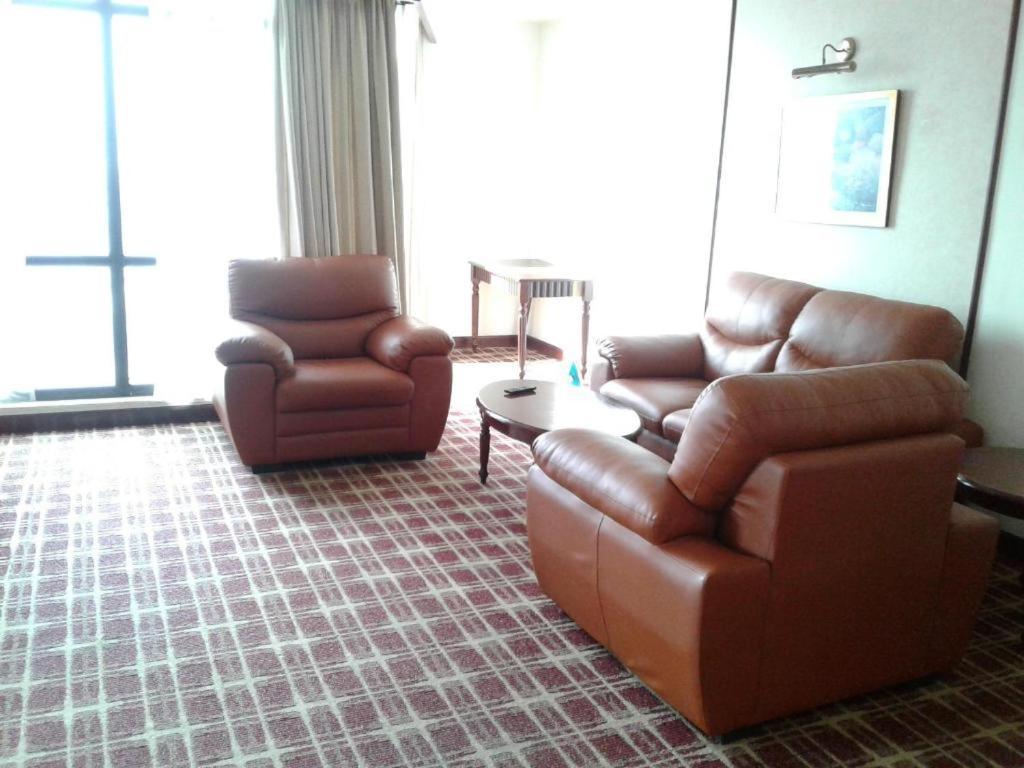 Apartahotel Classic Suites At Times Square 4*